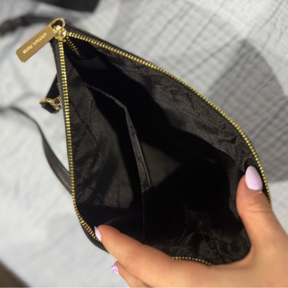 Michael Kors Black Tote with Matching Black Wallet and crossbody bag - Picture 4 of 8